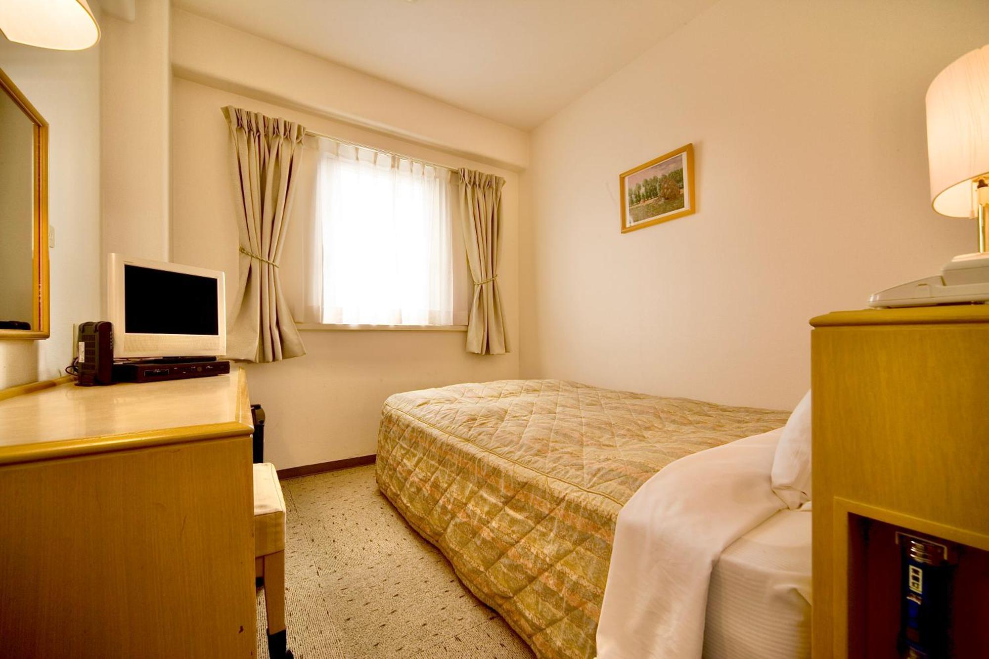 Kurashiki Ekimae Universal Hotel Esterno foto